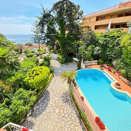 Villa Villa Serenity, Rickeys *